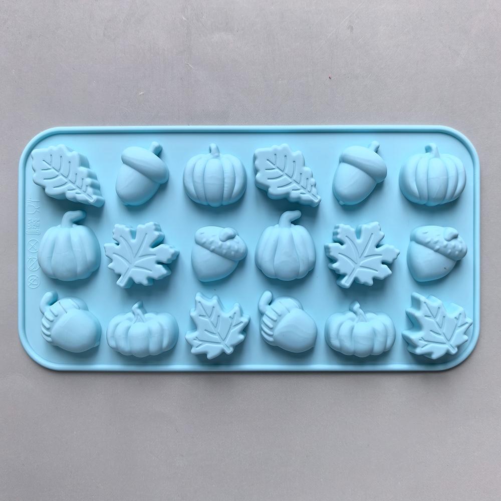 18-Cavity Autumn Harvest Themed Silicone Mold 3D Pumpkin Maple Leaf Acorn Shaped Chocolate Biscuit Candy Mould