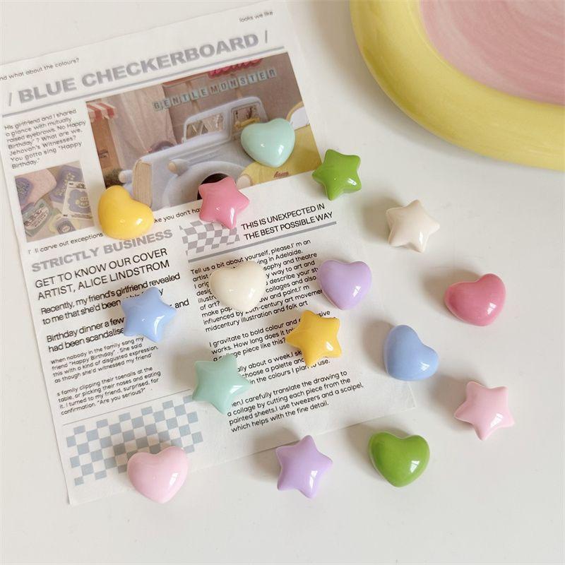 Dopamine Colored Heart-shaped Magnetic Refrigerator Sticker with Colorful Polaroid Photos, Magnetic Nails, Three-dimensional Hole Board Decoration
