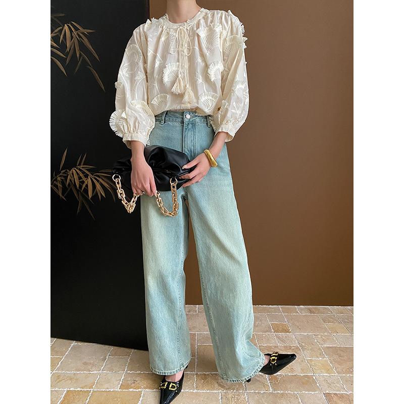 Vroubkovaná Zen trojrozměrná výšivka s kulatým výstřihem třásňová košile brzy na jaře