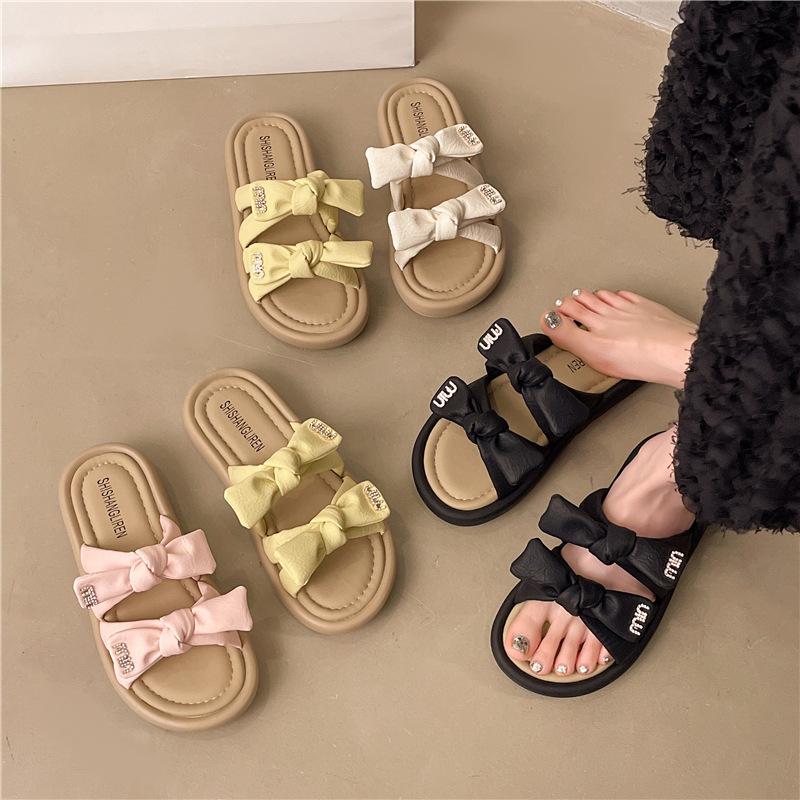 Slippers Women's 2025 New Summer Wear Fashion Flat Bottom One Word Cool Slippers with Skirt Stepping On Shit Soft Bottom Explosion