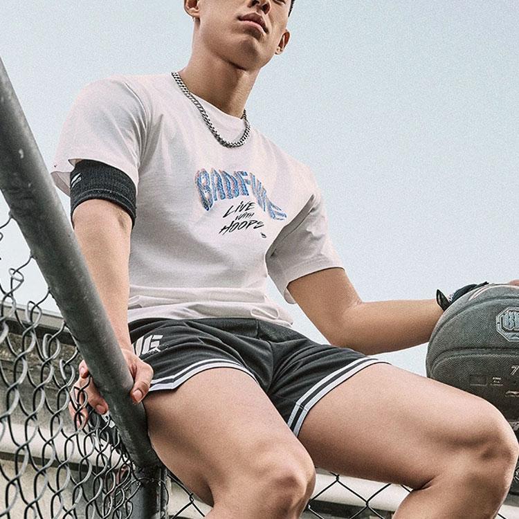 Li Ning Badfive High Street American Vintage Letter Round Neck Pullover Early Spring Short Sleeve T-Shirt Men T-Shirts Off-White AHSU427-2