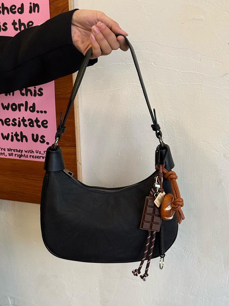 

Винтажная матовая замшевая сумка-пельмень под мышкой женская 2025 осень и зима большая вместимость на плечо сумка-тоут для通勤 сумка-мессенджер