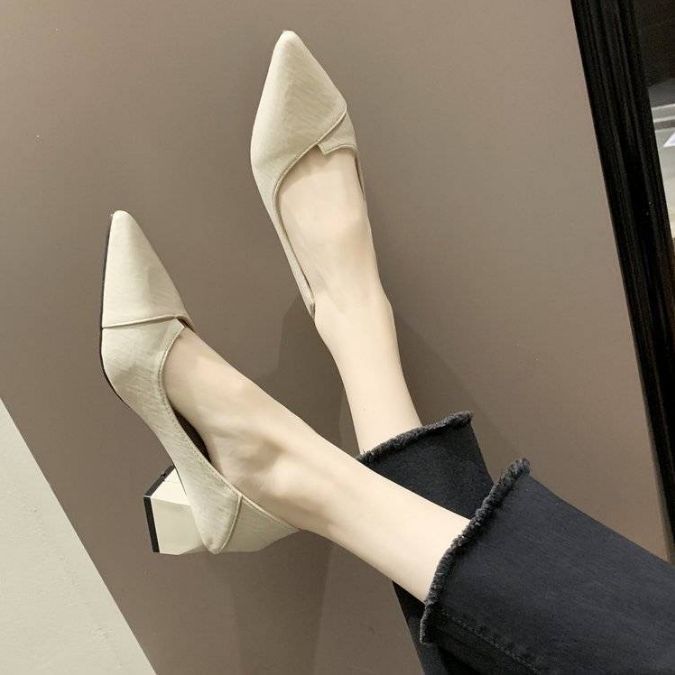 Retro Pointed Thick Heel High Heels Summer Niche Solid Color Non-slip Single Shoes Outer Wear Heightening Shoes