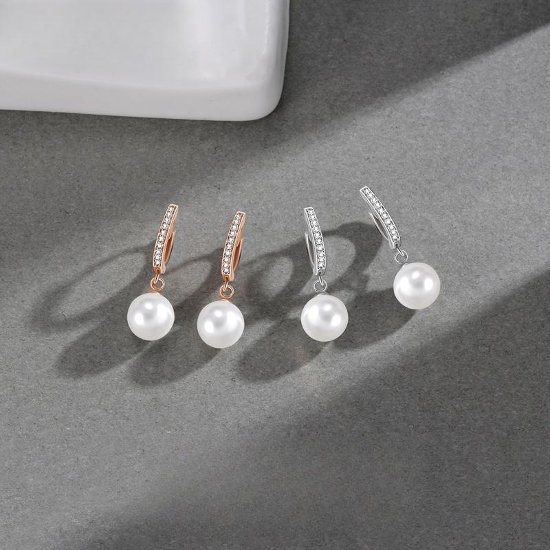 

Pearl Ear Buckle Femininity Niche High-end Earrings Round Earrings