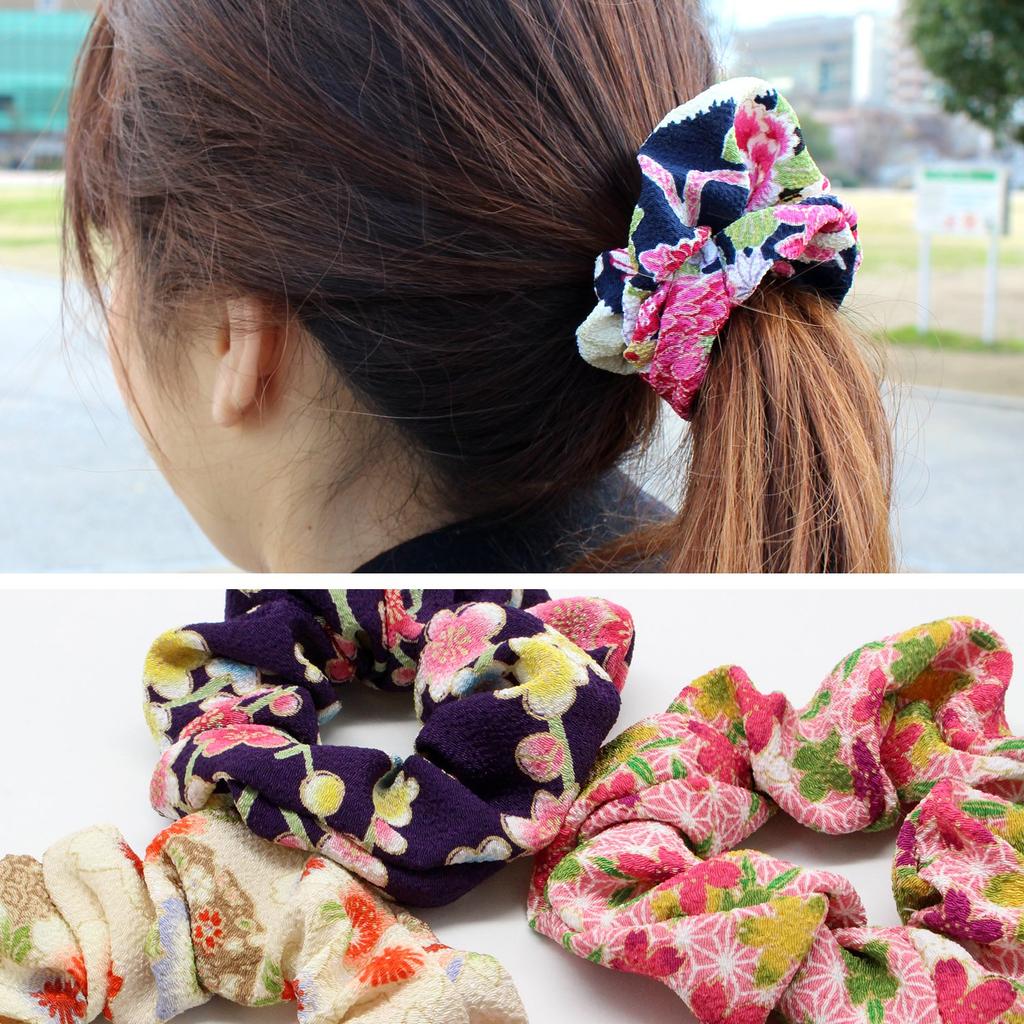 Komono Kobo Scrunchie, Small Hair AccessoryHair Tie, Futakoshi Chirimen Silk, Kyoto, Wa-KOMONO, Edo Komon 1002 (Double Cherry Blossom (Navy))