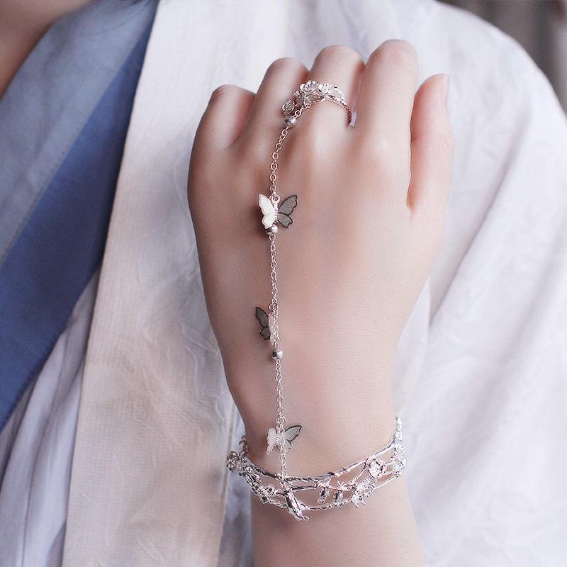 Bracciale anello Hanfu integrato bracciale antico cinese con frange campana di palazzo apertura retrò accessori per mano sposa fatata