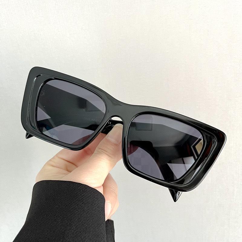 

Солнцезащитные очки премиум-класса в европейско-американской квадратной оправе с дужками необычной формы для узкого лица