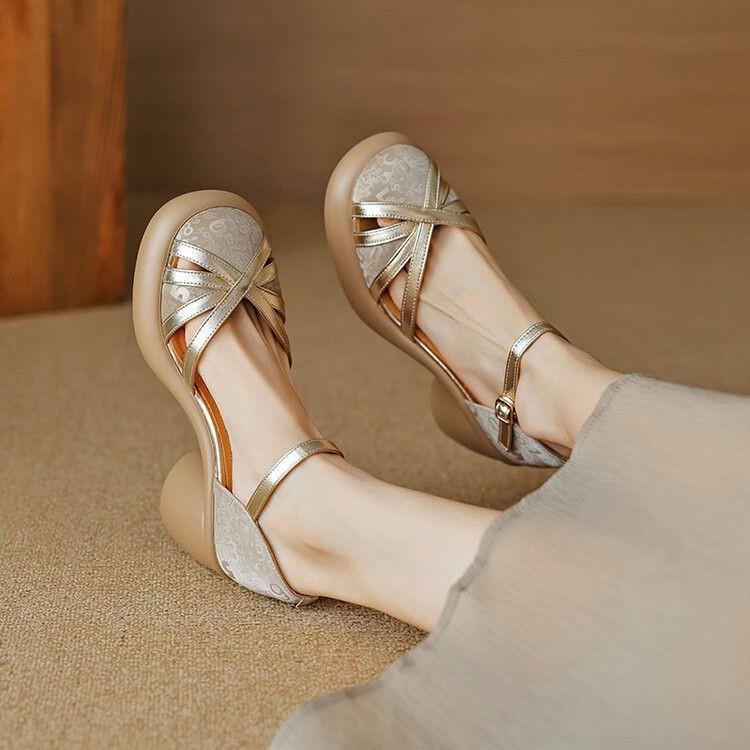 Małe sandały na wysokim obcasie na grubej podeszwie w stylu retro, damskie, lato 2025, na grubym obcasie, dopasowane kolorystycznie, z klamrą z napisem, sandały rzymskie