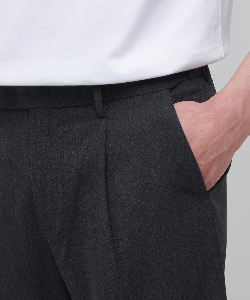 Musinsa Standard Lightweight Hidden Elastic Waist Half Slacks [Charcoal Gray]