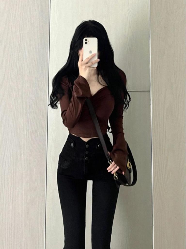 Pure Desire Square Neck Ruched Flare Sleeve Cropped Top - Slimming Long Sleeve for Women, Autumn Winter Trend.