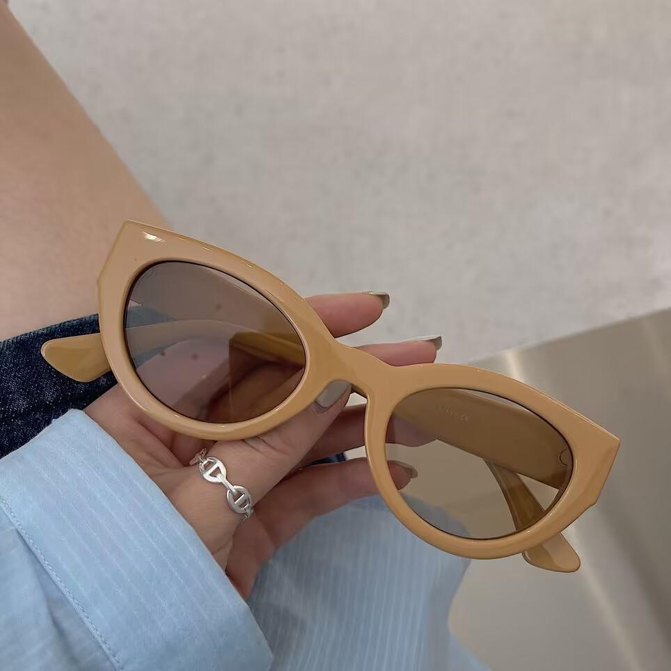 Cute Sexy Retro Cat Eye Sunglasses Woman Small Frame Black Gradient Ladies Sun Glasses Vintage Brand Designer
