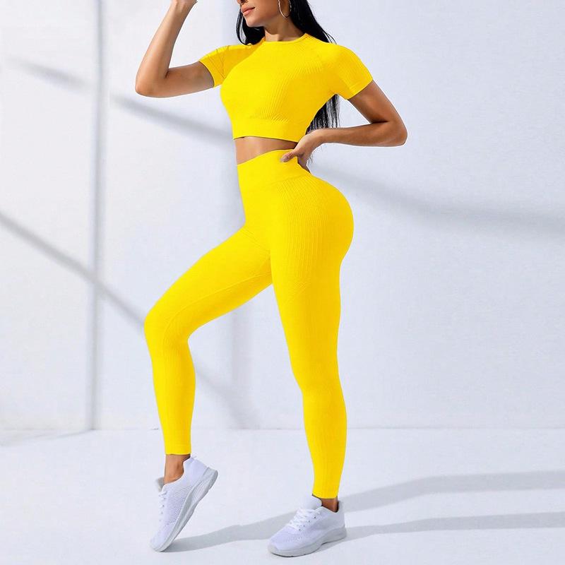 

«Женские комплекты для йоги с высокой талией»: Осень/Зима 2023 – Топы и брюки с коротким рукавом M (Weight: 115-135 lbs) жёлтый