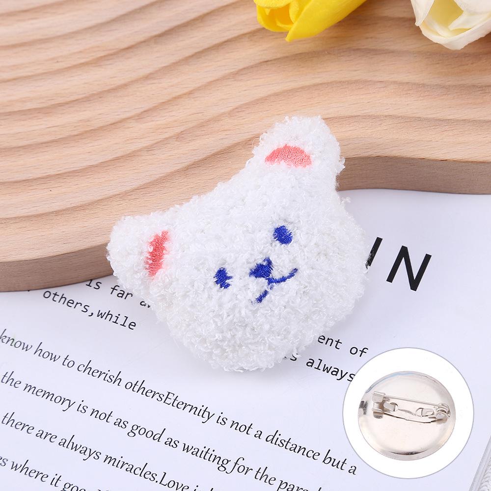 Cartoon-Plüsch-Bärenkopf-Brosche – süßes 3D-Accessoire für Herbst-/Winterkleidung und Hüte