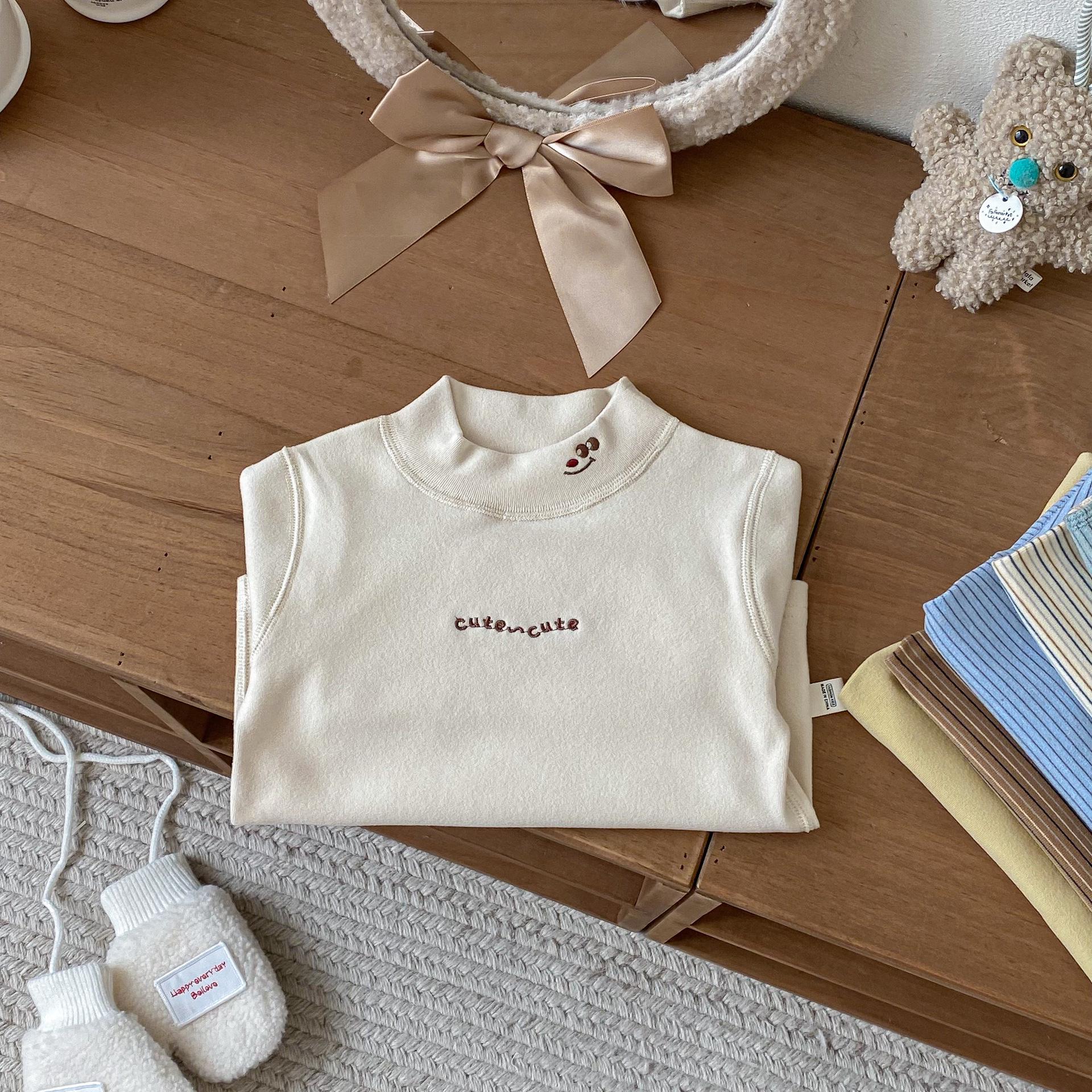 

Детская зимняя базовая футболка 2025 - Новая вышитая мультяшка для девочек и полосатый дизайн для мальчиков 100