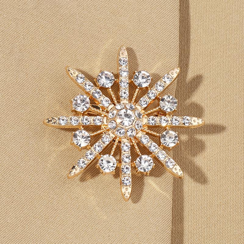 2024 NEW Trendy Luxury Snowflake Brooches Unisex Simple Original Rhinestone Brooch Pins For Women Man Jewelry Gifts Dropshipping