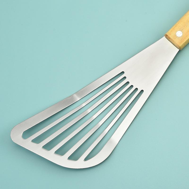 1PC Wooden Handle Non-slip Stainless Steel Kitchen Frying Spatula Cookware Frying Fish Spatula Frying Shovel Leaky Shovel