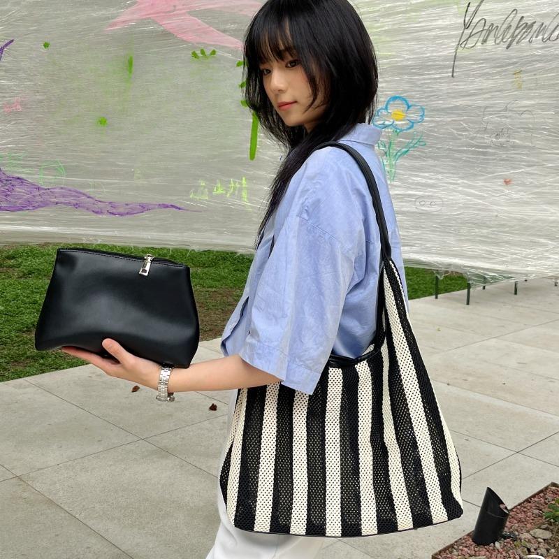 Single-shoulder Underarm Bag for Women's Casual and Laid-back Style Large-capacity Tote Bag