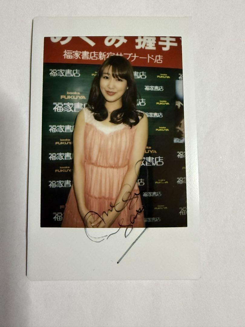 

[Б/У] Megumi Yasu Instax, с ее автографом, лимитированный бонусный предмет для мероприятия, не для продажи, в наличии только один
