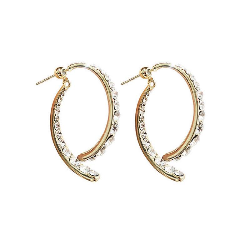 Niche Fishtail Earrings 2023: Trendy, Simple Studs for Women's Fashion