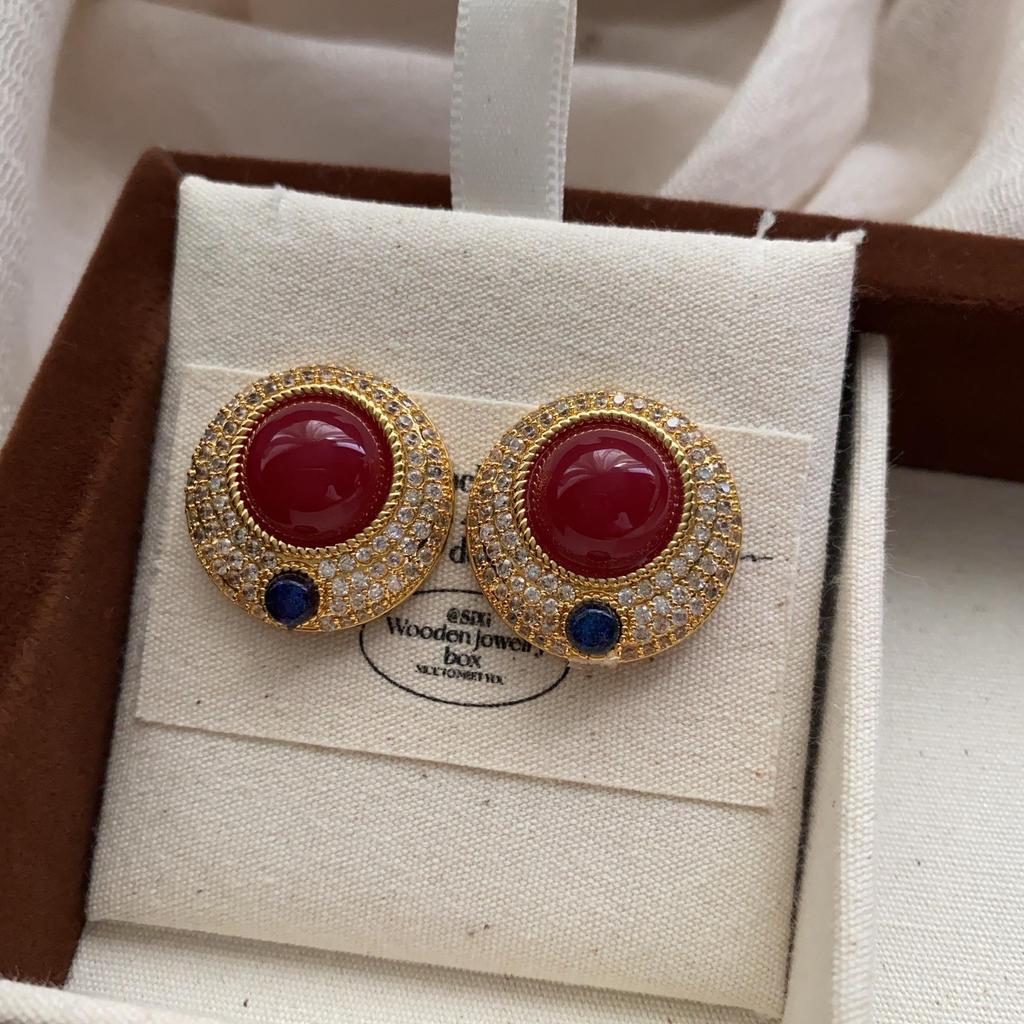French Retro Unique Temperament, Light Luxury, Round Red Diamond-Encrusted Diamonds, Ring Earrings, Beautiful Gemstone Uniqueness