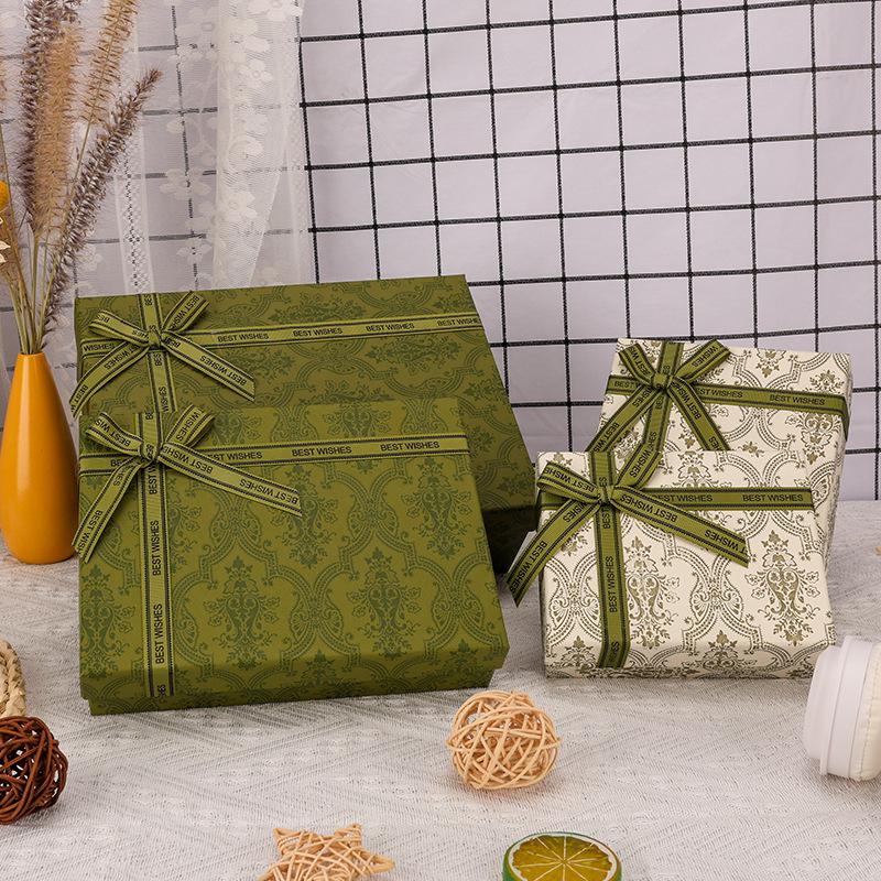 Green Valentine's Lipstick Gift Box with Bow - Empty, Perfect for Cosmetics, Birthdays, or Souvenirs