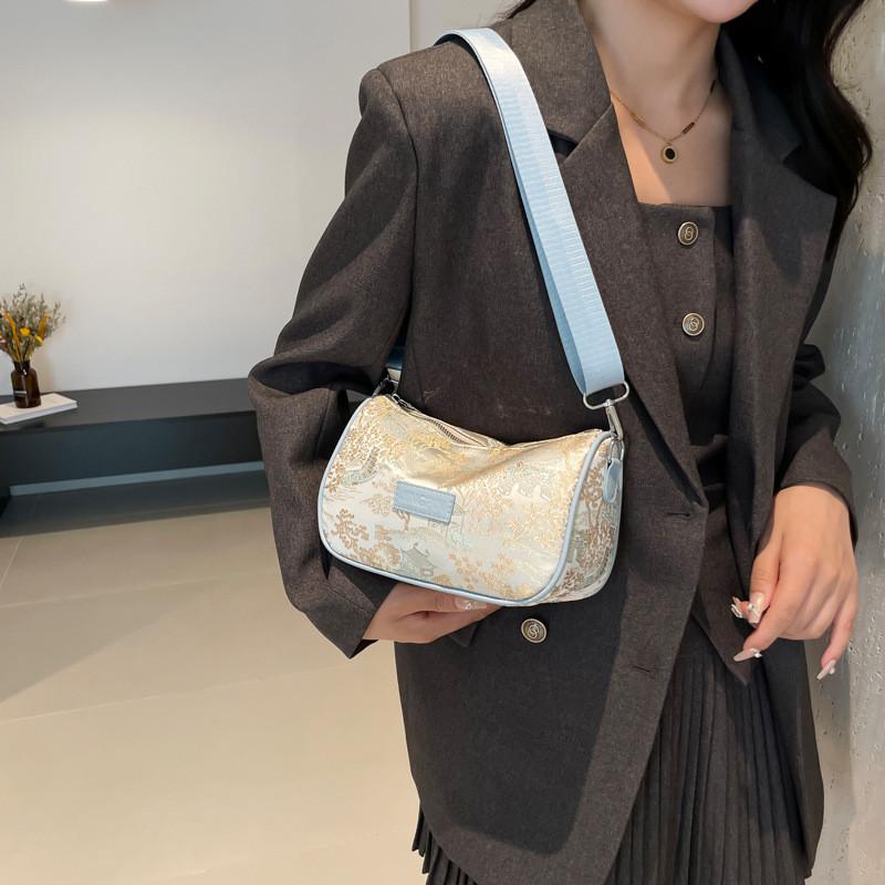 Fashionable Artistic National Style Lightweight Crossbody Bag With Embroidery