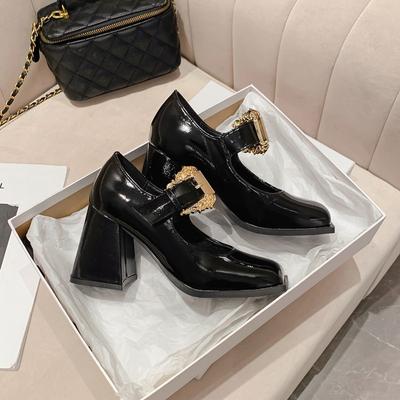 Mode Femmes Mode Talon Épais Bottines Automne Nouveau Tête Carrée Bouche Peu Profonde Boucle Métallique Tempérament Talons Hauts