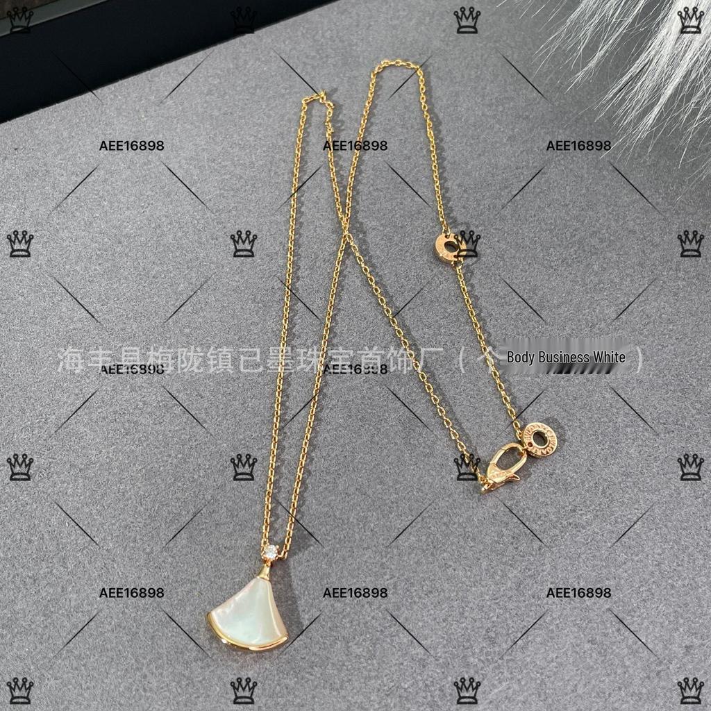V Gold High Fan-shaped Clavicle Necklace: 18k Rose Gold with Red Agate, Diamond Accents, and White Shell on 925 Silver for Women