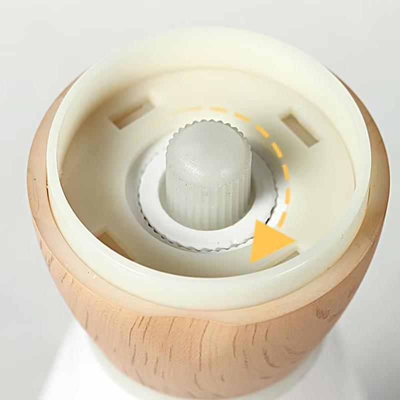 Manual Salt and Pepper Grinder Set Ceramic Grinder with Bamboo Stand Adjustable Coarse Salt and Pepper Mills Kitchen Gadgets