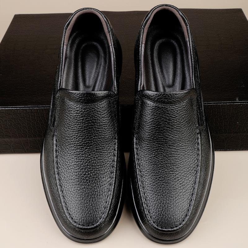 New Men's Leather Shoes First Layer Cowhide Casual Shoes Soft Sole Leather Middle-aged and Elderly Father Leather Shoes Fashion Men's Shoes