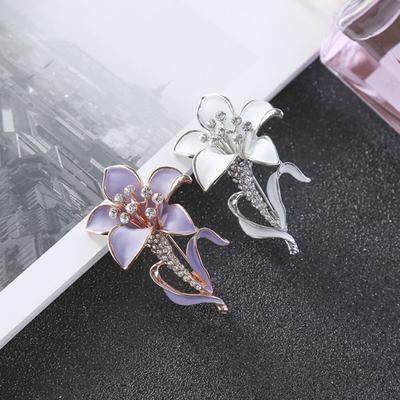 Vintage Blume Form Brosche Pin Frauen Glänzende Strass Dekor Brosche Pin Elegante Schal Clip Hochzeit Schmuck Zubehör