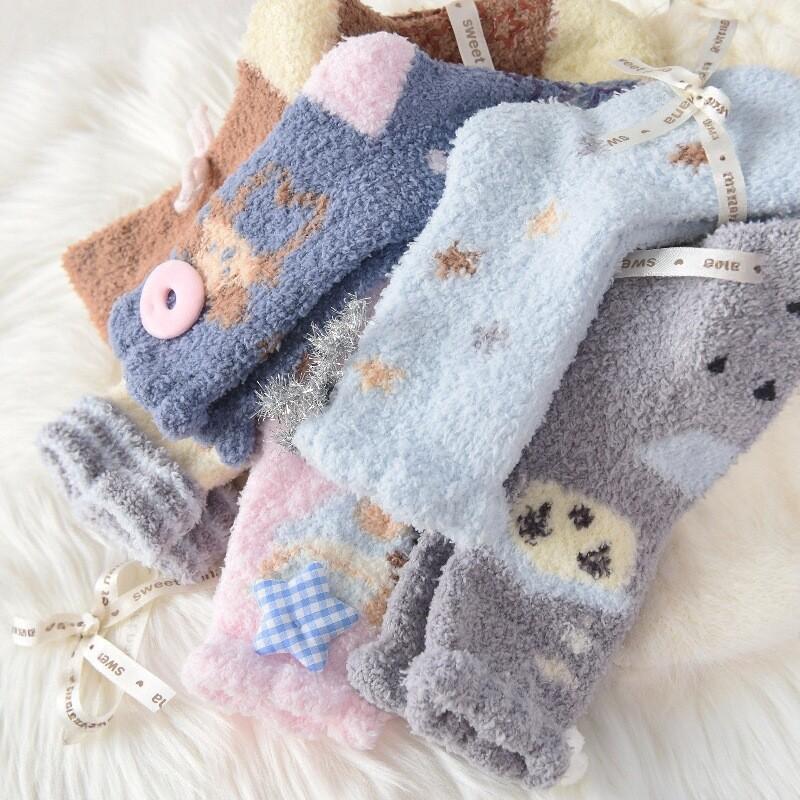 Autumn And Winter Coral Fleece Floor Socks Women'S Thickened Warm Three-Dimensional Cartoon Medium Tube Socks Cute Plush Sleep Pile Socks