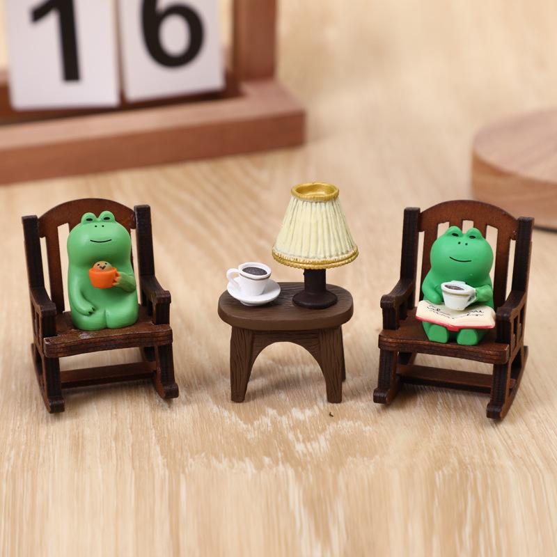 Cute Resin Frog Ornament Handcrafted Mini Rocking Base Home Desktop Bookshelf DIY Pastel Home Desktop Delicate Resin Ornament