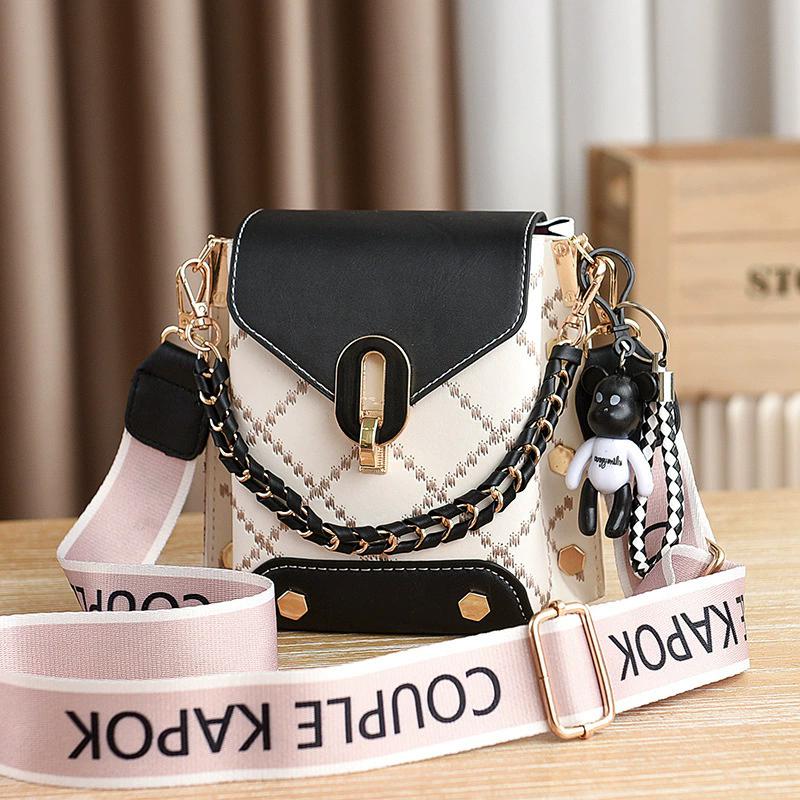 Mini Studded Decor Argyle Embroidery Crossbody Bag Trendy Chain Decor Mobile Phone Handbag For Women чёрный