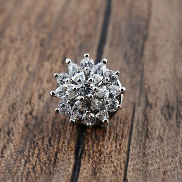 Simple Flower Bee Brooches For Women Daisy Brooch Anti -Glare Pins Shirt Sweater Pin Zircon Clothing Fixed Accessories Jewelry
