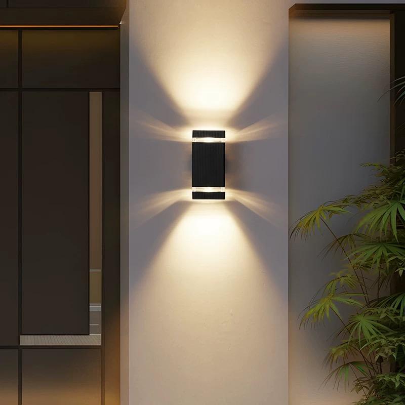 Außenwandleuchten Außenwand wasserdichte LED-Wandfluter Hoteleingang obere und untere Doppelkopf-Säulen Außenlicht