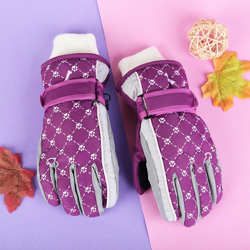 Thick, Waterproof, Windproof, Non-slip, Warm Winter Ski and Snow Gloves for Kids Aged 4-17.
