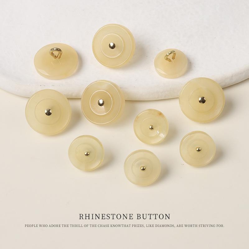 

5pcs Inverted Edge Single Hole Curved Needle Yellow Horn High Button Retro Blazer Button Shirt Cardigan Cheongsam Button 15Mm Beige