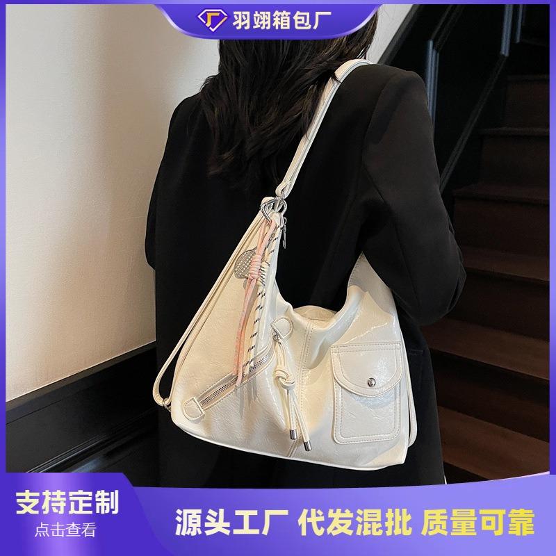 Large-capacity bag women's new niche commuter tote bag single shoulder high-end multi-functional backpack