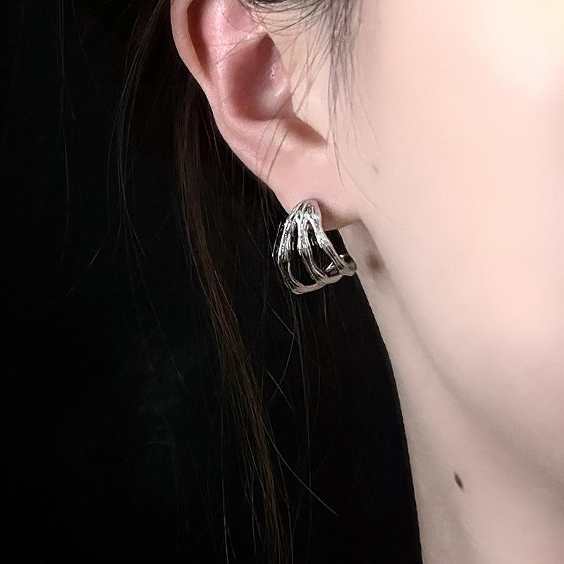 Fish Tail Coiled Earrings Trendy Cool Light Luxury Personality Niche Design High Sense Earrings Simple Earrings Women