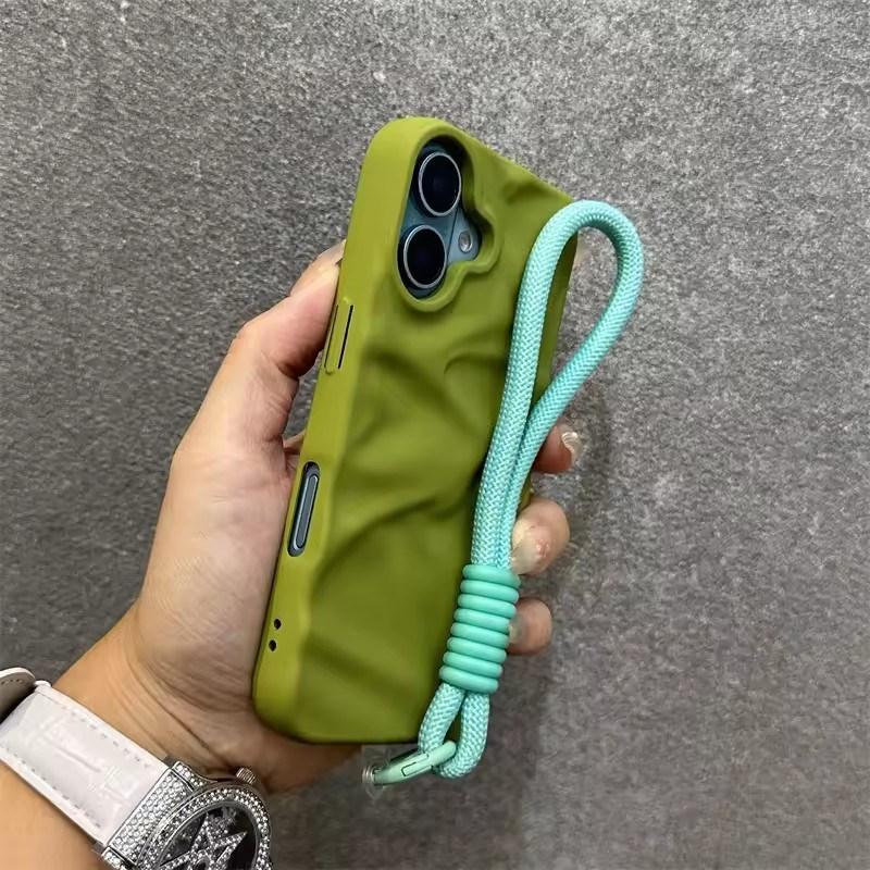 

Розкішний матовий чохол з ремінцем на зап ястя від зморшок для iPhone17 16 15 14 17 Pro Max Air 13 12 11, шнурок, однотонний хвилястий м який чохол цукеркового кольору iPhone 14 зелений