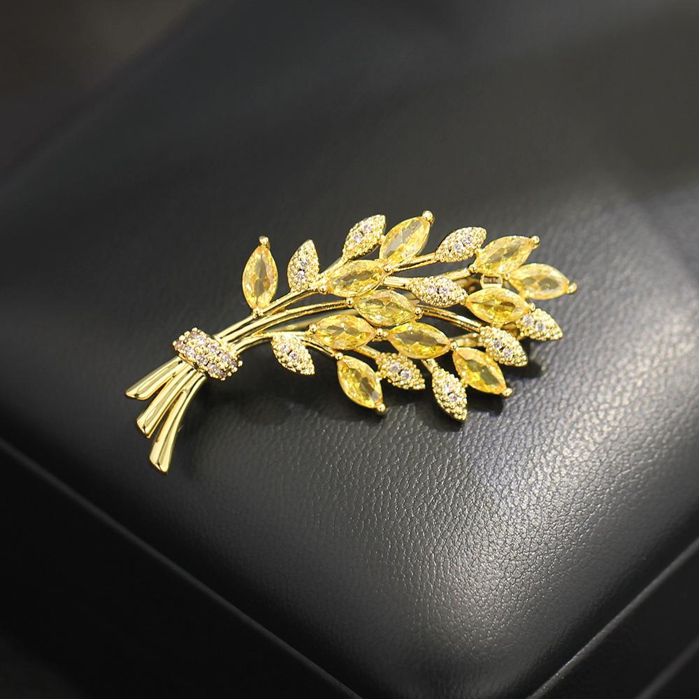 Premium Classic Yellow Zircon Wheat Ear Brooch Elegant Niche Light Luxury Versatile Barley Pin Anti-light Collar Pin