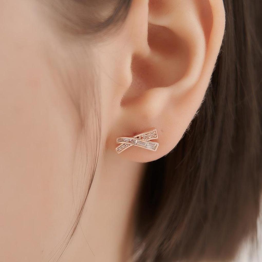 [ELLE Jewelry] 14K GF Cross Cubic Point Earrings ELGPEE568