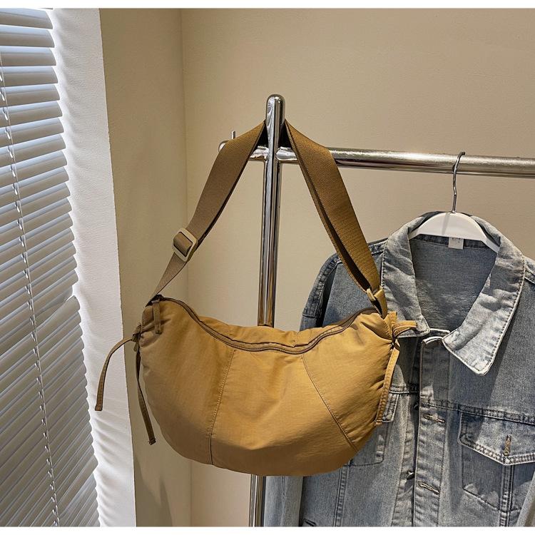 2025 Women's Bag Dumpling Bag Commuter High Sense Fashion Shoulder Bag Niche Design Versatile Cloth Bag Messenger Bag