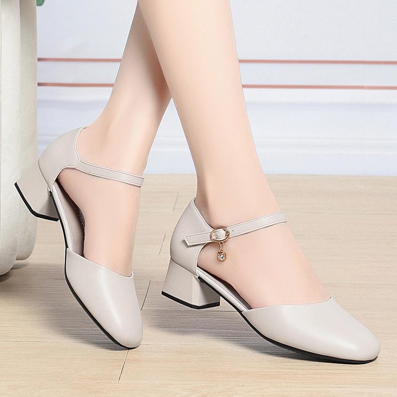 

4cm Comforatable Breathable Shallow Ankle Buckle Pumps Women Shoes 2025 Fall Soft Leather Block Med Heels Shoes for Office Mom 35