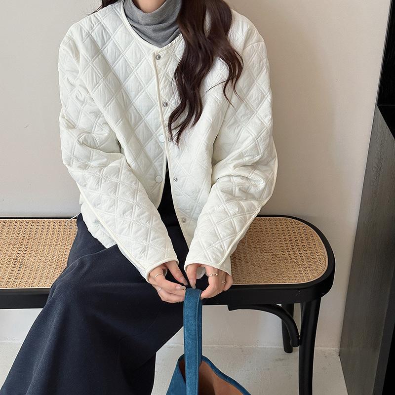 

Autumn and winter women s light and thin cotton-padded clothes, short round neck rhombus plaid warm cotton-padded jacket S синий