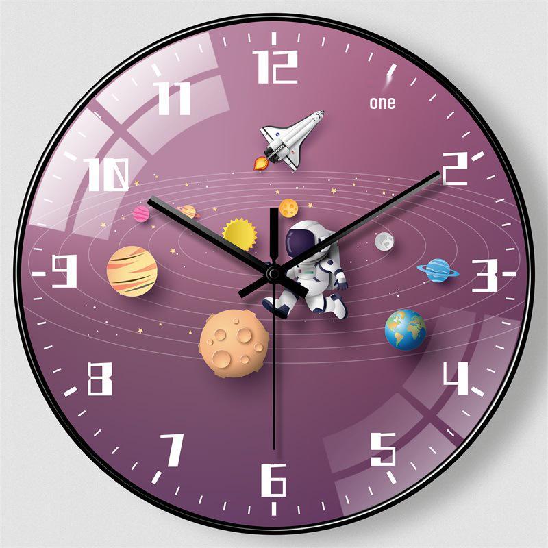 Creative Astronaut Children's Silent Wall Clock: Ideal for Bedrooms & Living Rooms