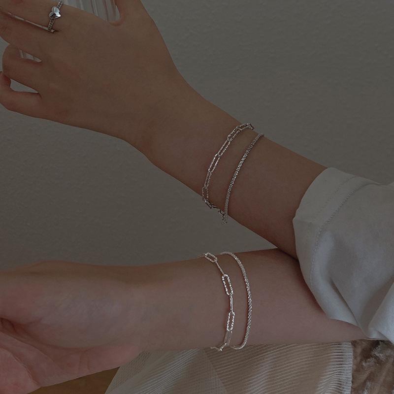 Bracelet Étincelant Design Étoilé Été 2024 pour Femmes – Bijou de Chaîne Simple et Élégant