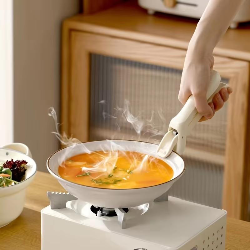 Hot Plate Gripper Clips Holder Tongs For Moving Hot Plate Bowls Pizza Pan Air Fryer Microwave Oven with Food Out
