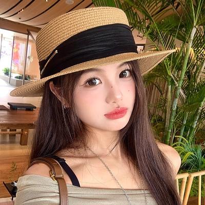 Sommerstrohhüte für Männer Frauen Banddekoration Elegantes Damen-Partykleid Flache Kappe Reise Strand Sonnenhut Chapeau Femme